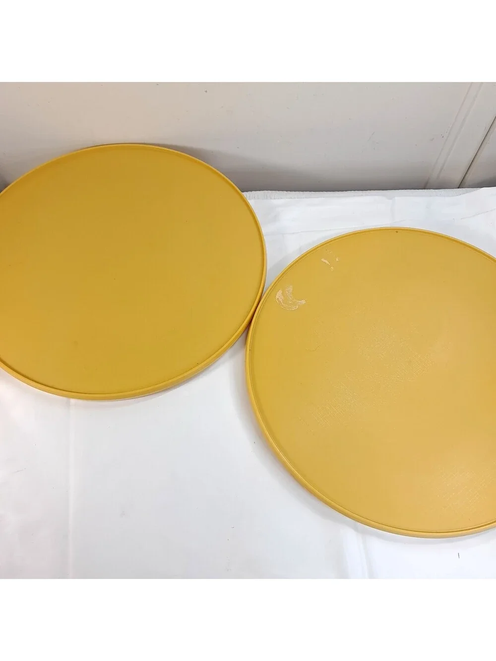 Rubbermaid Harvest Gold Plastic Lazy Susan set 2 #JB1 2709 1970's 10.5